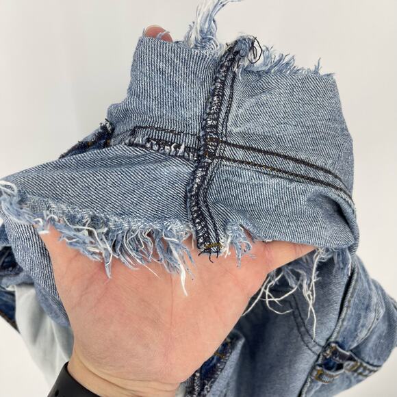 We The Free Button Fly Denim Shorts Raw Hem Size 28 Concert Short Shorts Boho - Picture 12 of 16